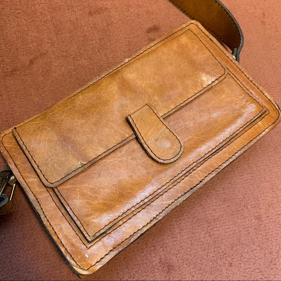 Vintage Faux Leather Crossbody Purse - Picture 4 of 13